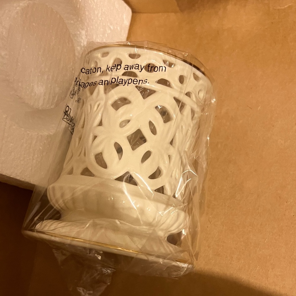 LENOX Illuminations Ivory & Gold VERSAILLES Canister Votive Candle Holder